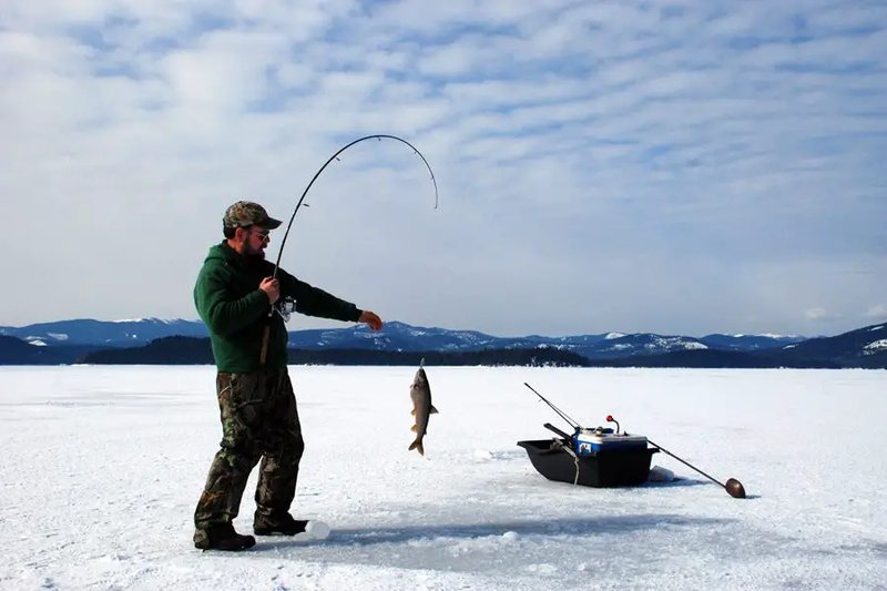 Learn about ice fishing gambling game